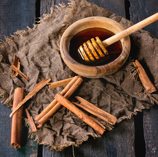 Miel et cannelle contre le cholestérol