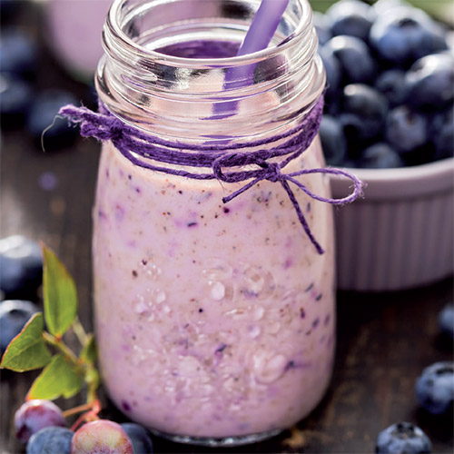 Smoothie aux fruits rouges et au miel de myrtille
